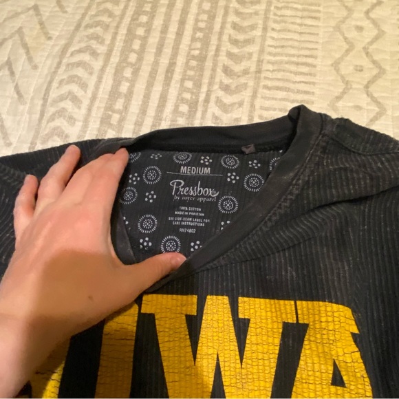 University of Iowa Hawkeyes Press-box Oversized Crewneck Sweatshirt Vintage feel - Picture 2 of 5